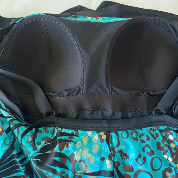 FRESHWATER Size 22 Plus Size Women’s One Piece Swimsuit with Skirted Bottom - Picture 4 of 6